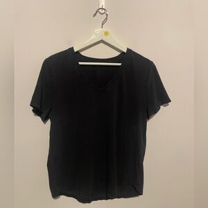 Lululemon Vneck‎ stretch running short sleeve shirt